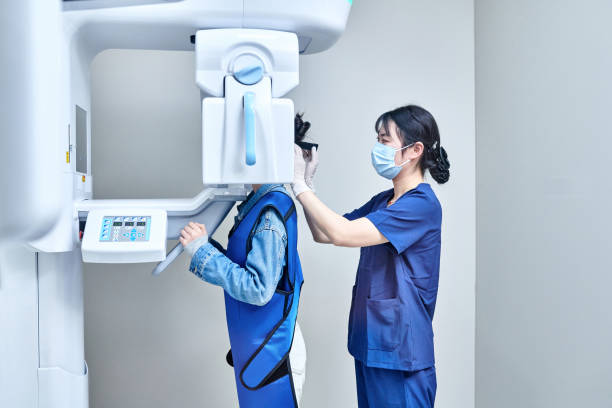 Best Emergency Gum Treatment in Coyne Center, IL